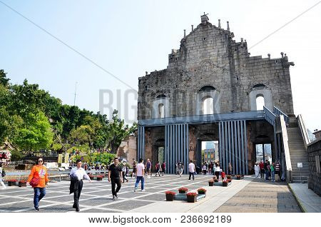 Macau, China- 06 Apr, 2018: People At Ruins Of Saint Paul Church In Historical Old City Center In Ma