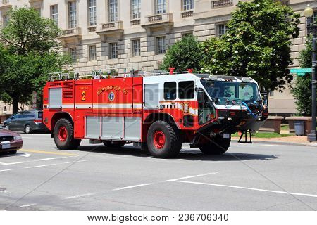 Washington, Usa - June 14, 2013: Washington Dc Fire Department Foam Unit Truck. The Truck Was Manufa