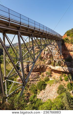 View Of The Midgley Bridge Over Wilson Canyon Near Sedona, Arizona, Usa.