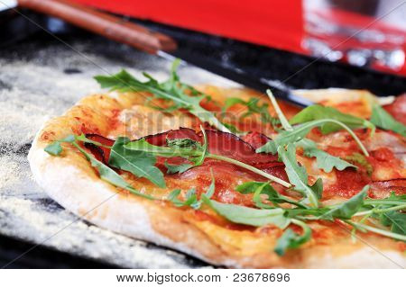 Frisch gebackene Pizza