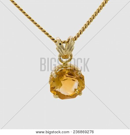 Pendant Yellow Gold 585 Citrine, 20x12 Mm
A Beautiful, Gold-colored Citrine In Octagonal Cut - Set I
