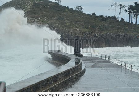 Wonderful Snapshots Taken In The Port Of Lekeitio Of Huracan Hugo Breaking Its Waves Against The Por