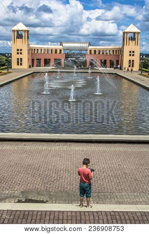Curitiba, Parana, Brazil, January 03, 2018: Fountain And Viewpoint At Tangua Park In Curitiba, Paran