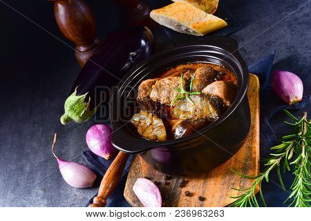 Eggplant Casserole - (melitzanes Me Kreas Sti Katsarola)