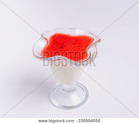 Panna Cotta With Rasperry Or Strawberry Sauce
