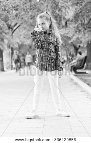 Deal With Long Hair On Windy Day. Hairstyles To Wear On Windy Days. Windproof Hairstyles. Girl Littl