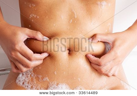 Молодая леди тела в бане