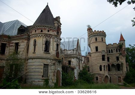Hrad ve vesnici Muromtsevo