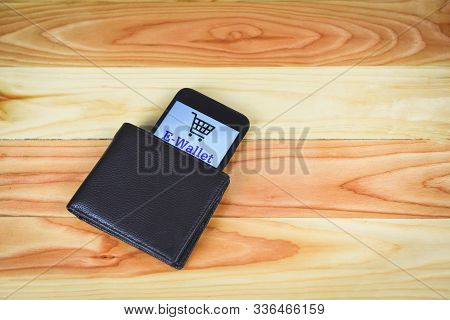 Technology Pay E Wallet App On Smartphone With Brown Brown Wallet / Mobile Payment Online Shopping C