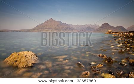 Skały na wybrzeżu Elgol