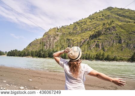 Travel Woman In Hat. Mountain Trekking. Hipster Journey. Unrecognizeble People. Nature Landscape Wit