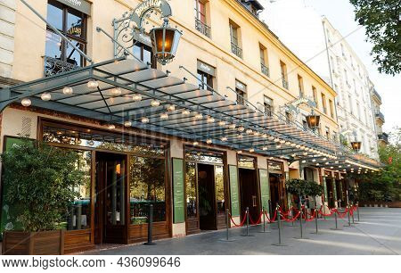 Paris, France-october 07, 2021 : Entrance Of The Bouillon Chartier - Historic Restaurant Located At 