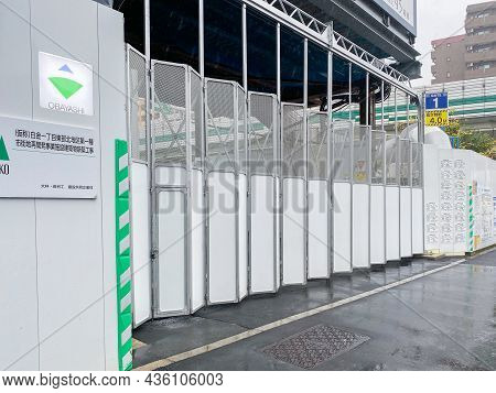 Tokyo, Japan - 23 November 2019: Clean And Shine Entrance To Obayashi Construction Zone In Tokyo