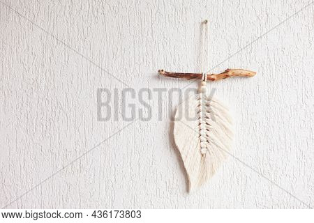Macrame Leaf Wall Hanging In Natural Color On The Wooden Stick. Cotton Rope Decor Macrame To Make Yo