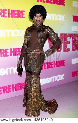 LOS ANGELES - OCT 8:  Honey Davenport at the 