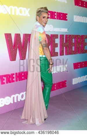 LOS ANGELES - OCT 8:  Frankie Grande at the 