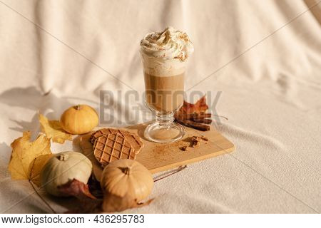 Autumn Latte Cinnamon. Latte Coffee. Pumpkin, Latte, Halloween, Commercial Content. Cozy Latte Set U