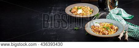 Italian Traditional Ditalini Pasta With Meatballs In Tomato Sauce And Vegetables In Bowl.  Ditalini 