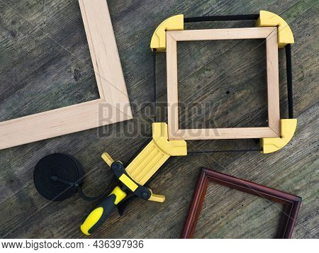 Gluing Picture And Photo Frames. Strap Clamps For Holding Circular, Square And Irregularly Shaped Ob