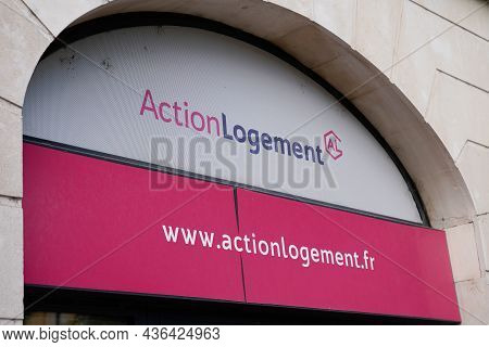 Bordeaux , Aquitaine  France - 10 10 2021 : Action Logement Logo Brand And Sign Text Office Financia