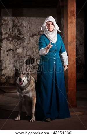 beleidigt Nonne mit Hund