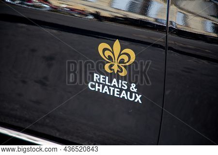Bordeaux , Aquitaine  France - 10 10 2021 : Relais & Chateaux Logo Brand And Sign Text On Car Door O