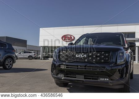 Indianapolis - Circa October 2021: Kia Telluride Display At A Dealership. Kia Motors Is Minority Own