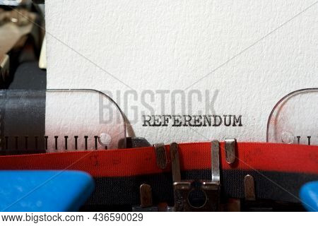 The word referendum written with a typewriter.