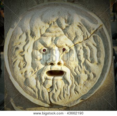 Sandheden munden