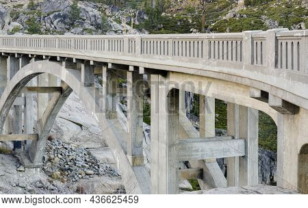 Donner Summit Bridge: Rainbow Bridge Over Donner Pass. Truckee, Nevada County, California, Usa.