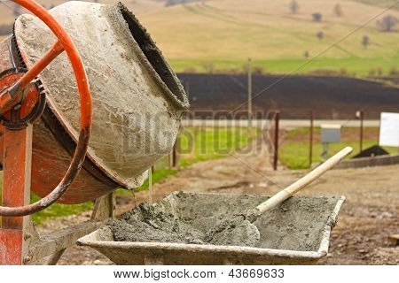 Detail míchačka na beton a kolečko