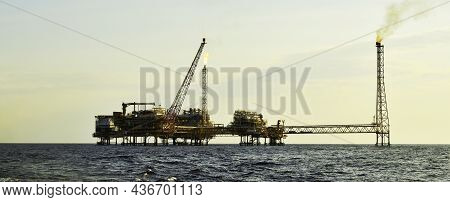 Offshore Construction Platform For Production Oil And Gas, Oil And Gas Industry.