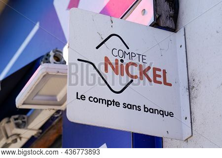 Bordeaux , Aquitaine  France - 10 15 2021 : Compte Nickel Logo Sign And Brand Text Office French Alt