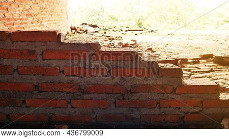 Unconventional Building Site The Masonry Was Neglected, Irresponsible, Not Progressing, Only Half Fi