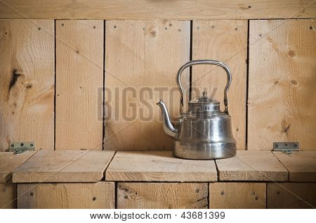 Vecchia teiera classica.