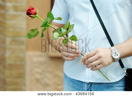 Homme à fleur