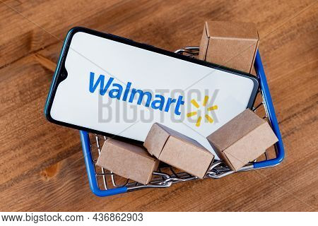 Kazan, Russia - Oct 20, 2021: Walmart Is An American Multinational Retail Corporation. Smartphone Wi