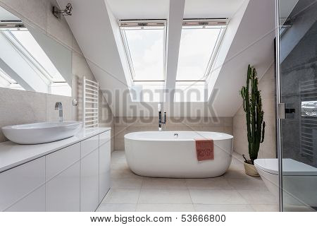 Urban Apartment - Bathroom At The Attic