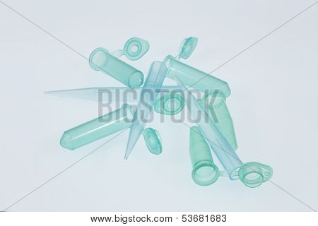 Pipette tubes and pipette tips