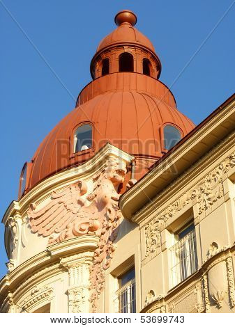 A dome roof and stuccowork