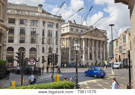 Bank of England square and tube station