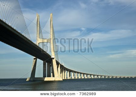ヴァスコ ・ ダ ・ ガマ橋