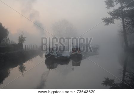 Narrow Boats Eaton Socon early morning