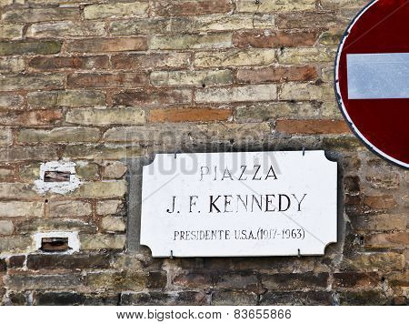 Ravenna Piazza Kennedy