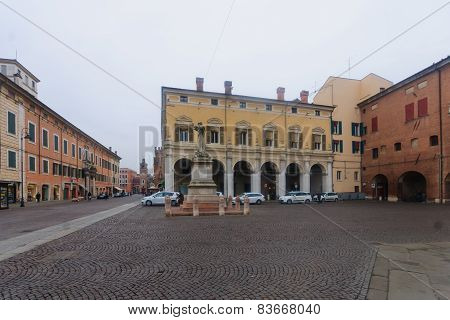 Piazza Savonarola, Ferrara
