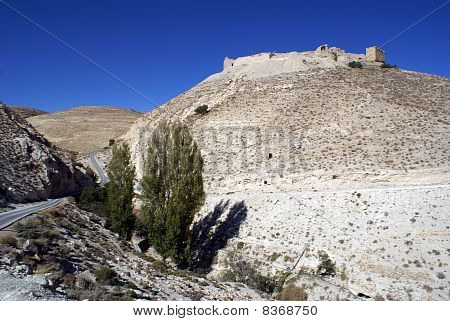 Silniční a hrad