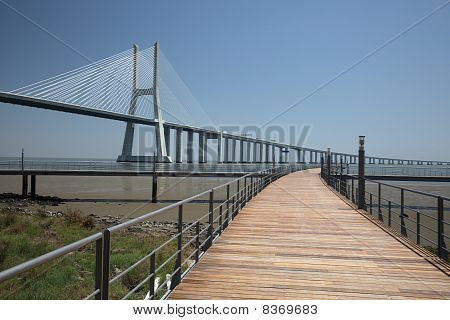 ヴァスコ ・ ダ ・ ガマ橋, リスボン