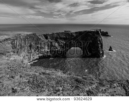 Rock sea gate