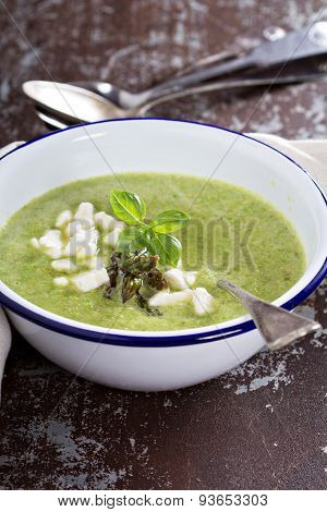 Roasted asparagus and pea soup
