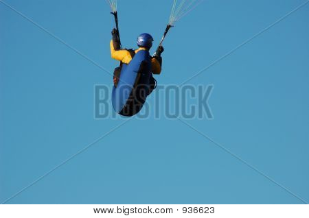 Gökyüzünde parasailing